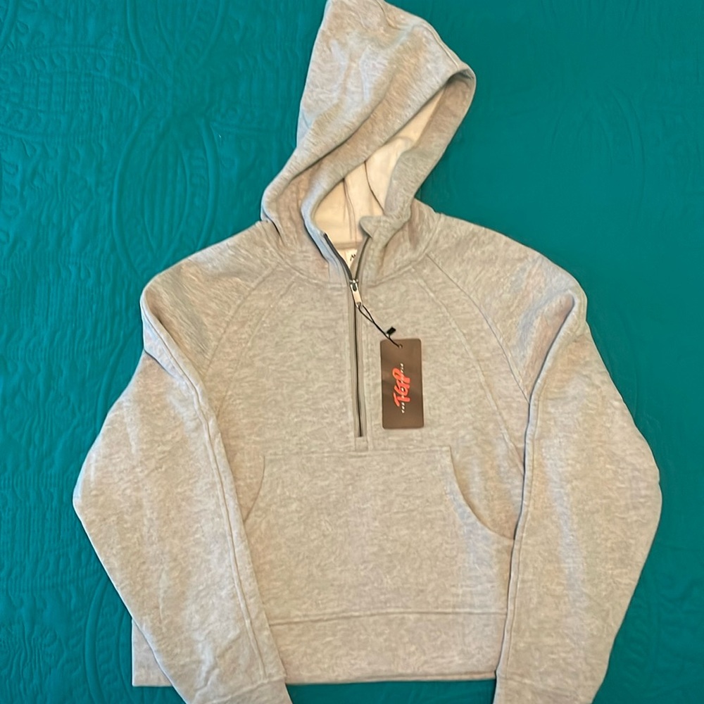 NWT The Gym People Hooded Pullover